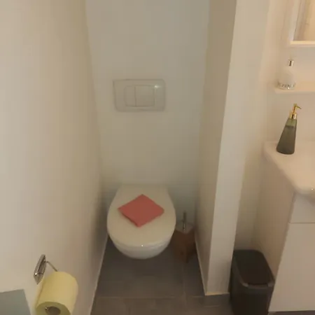 Golden Base Apartment