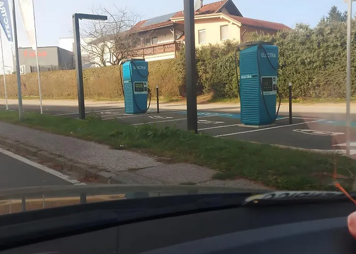 Golden Base 아파트 빌라흐